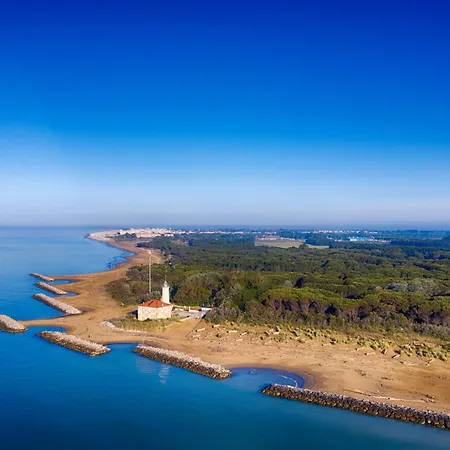 Great And Bright Flat With Pool Апартаменты Бибионе