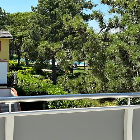 아파트 Great And Bright Flat With Pool 비비오네