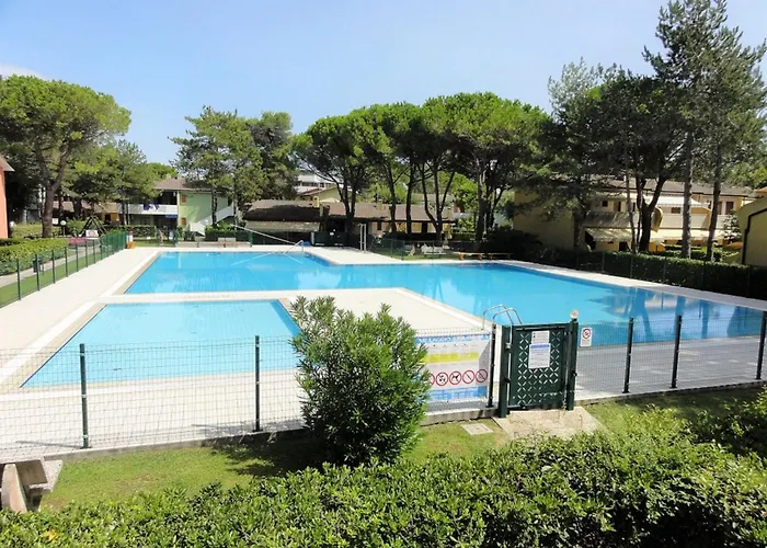 Apartman Great And Bright Flat With Pool Bibione