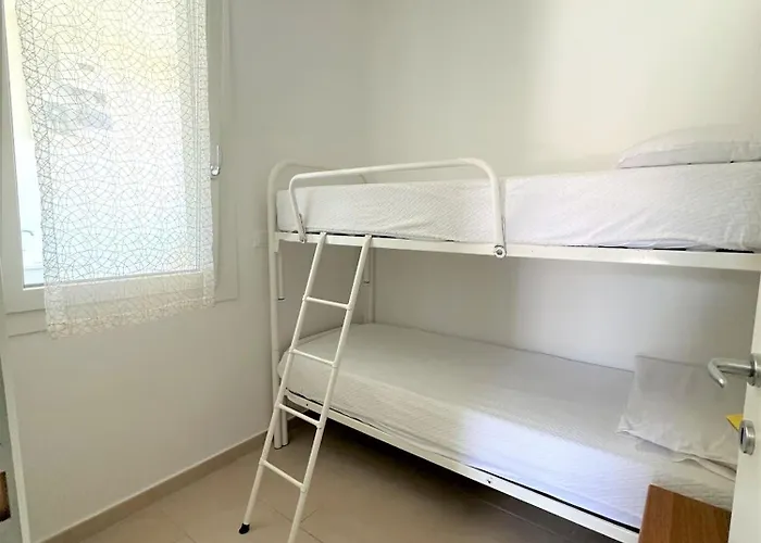 Daire Great And Bright Flat With Pool *