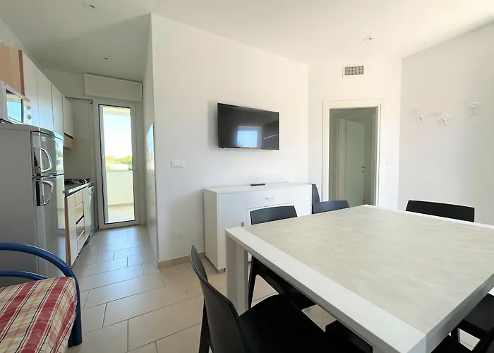 Daire Great And Bright Flat With Pool